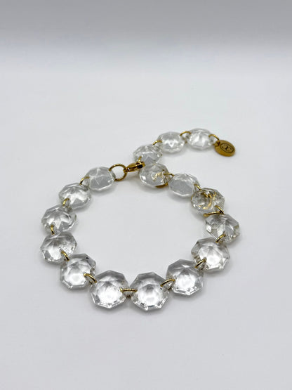 Bracelet upcyclé en pampilles de verre de lustre vintage et acier doré, Maison Clémy.