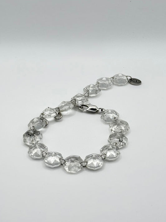 Bracelet upcyclé en pampilles de verre de lustre vintage et acier argenté, Maison Clémy.